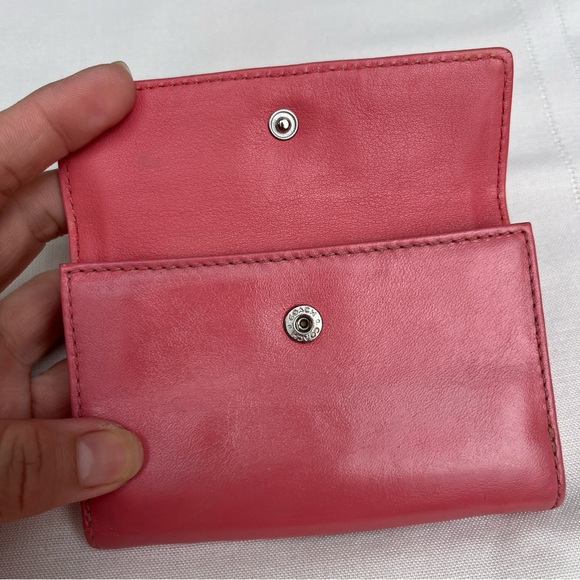 Vintage Coach Soho Wallet with Buckle in Pink Leather - Picture 11 of 15